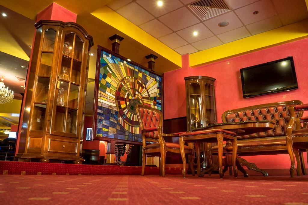 غيفيغليا Casino Motel Senator المظهر الخارجي الصورة